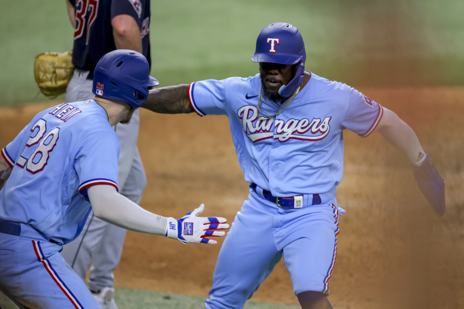 Rangers score 4 runs in the 8th inning to beat Guardians 6-5 and